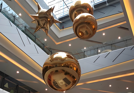 Op maat gemaakte gigantische PVC trouwfeest plafond decoraties levendige opblaasbare spiegelballonnen voor een unieke disco sfeer