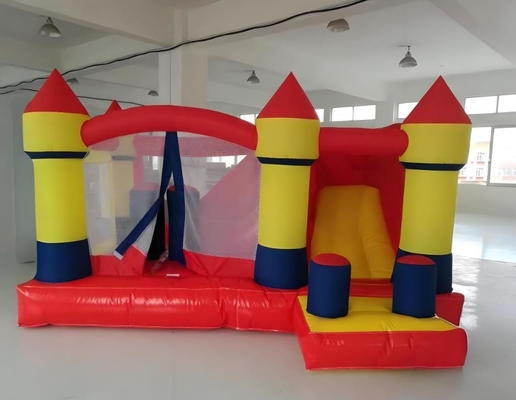 Moderne eenvoudige betaalbare commerciële opblaasbare waterslide en kinderbouncehuis